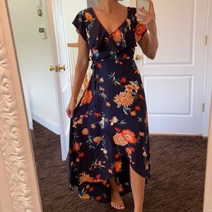 Wrap dress, nice flowy fabric , worn once to a wedding